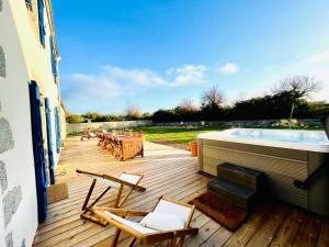 Maisons de vacances Maison Maillots et Bigorneaux, 15 pers, jacuzzi, 40m de la mer : photos des chambres