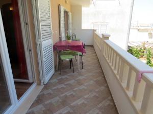 Apartment Jakir - with terrace