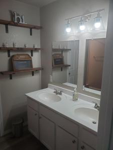 Conveniently Located San Antonio Getaway