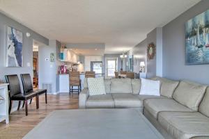 Steps to Beach Condo with Balcony in Ocean City