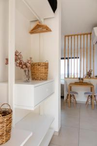 Appartements Casa Marina Cargese : Studio Lit Queen-Size de Luxe 