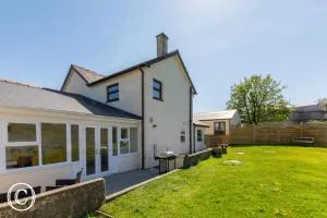 Beaconing View, Saundersfoot, Pembrokeshire - East Williamston