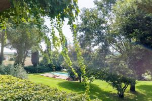 A green gate to Rome