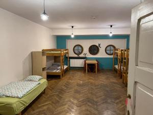 50 People Bis Apartment