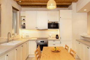 Ariadnes Kastro Boutique Apartment