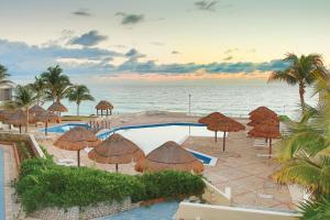 Brisas Shores Penthouse Beachfront, Ocean View Terrace Cancun Hotel Zone, 2 bedrooms