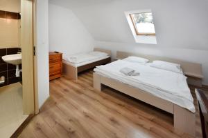 Triple Room room in Penzion Crystal