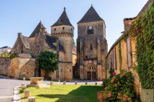 Maisons de vacances La Vieille Ferme: superbe complexe de 3 gites en pierre avec Piscine au coeur du Perigord Noir : photos des chambres