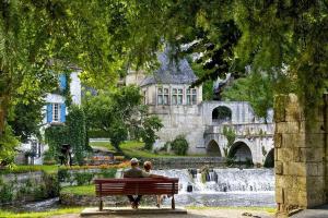 Maisons de vacances La Vieille Ferme: superbe complexe de 3 gites en pierre avec Piscine au coeur du Perigord Noir : photos des chambres