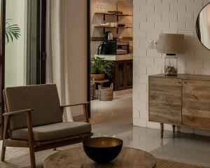 Narrativ Lofts - Serena - Beautiful Colonial Suite