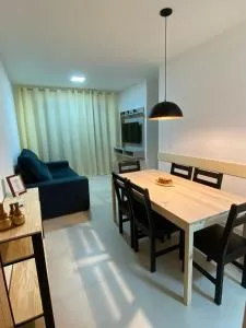 Apartamento na Praia do Morro- Guarapari, de frente, varanda ampla, duas quadras da orla da praia - Peroção