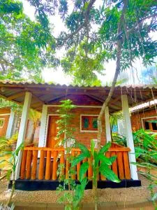 Isuru Cabanas and Restaurant - Netolpitiya