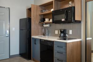 Queen Studio Suite - Non-Smoking room in Candlewood Suites Enterprise an IHG Hotel