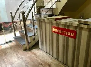 Hotel Abhishek - 占西