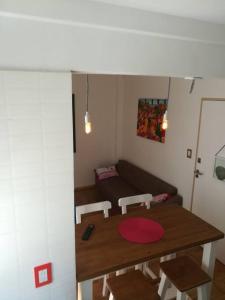 Súper cómodo y hermoso depto, lleno de luz y arte!