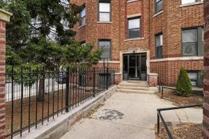 Delightful 1BR Apartment in Ravenswood - Ashland BW