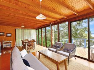 Wangi Waterfront HIdeaway