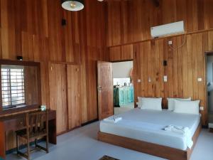 Mountain Wave Hotel and Surfshop