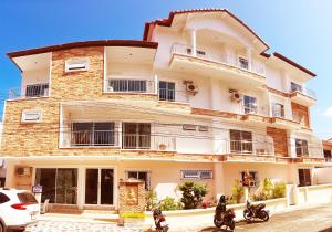 SR Sea View Apartments