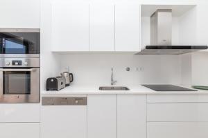 Santa Maria Apartment at Porto de Mos beach