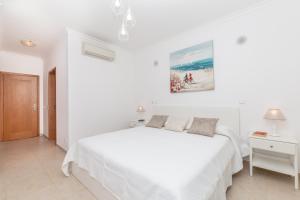 Santa Maria Apartment at Porto de Mos beach