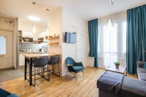 BpR Blue Paradise Apartment with AC