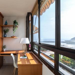 Santa Cruz Harbor Views: seaside prime location