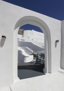 Church and Cave - Santorini Private Residences