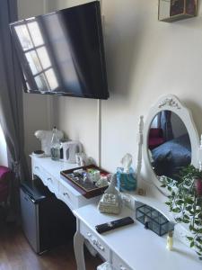 Vue du Château dExcideuil en chambres