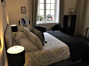 Vue du Château dExcideuil en chambres