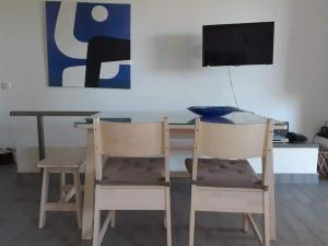 Breezy summer maisonette with exciting view!