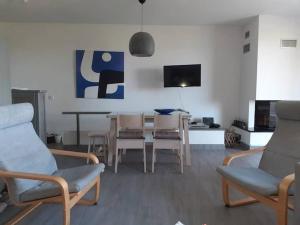 Breezy summer maisonette with exciting view