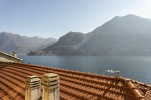 Ca Sbrisiga in Moltrasio by Halldis