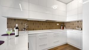 Panorama - Sunset and castle view, 22nd floor, garage, AC