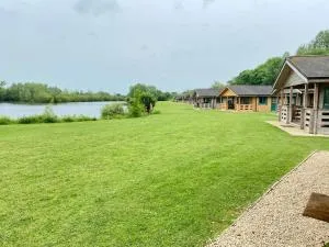 Tufty Lodge, Lake Pochard lodge 9 - Leigh