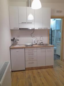 V & V Studio Apartments