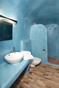 Church and Cave - Santorini Private Residences