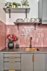 NEW Eiffel Tour ! Splendid Apartments in the Heart of Paris