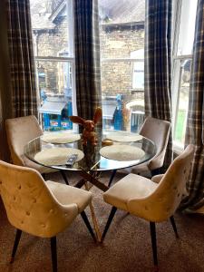 Merewyke Boutique Family Apartment Sleeps 4 , Only 5 Minutes Walk To Lake Windermere