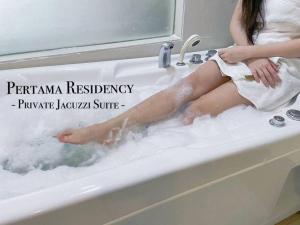 Private Jacuzzi Staycation at KL City 921 - 4hvězdičkové hotely ve městě Kuala Lumpur