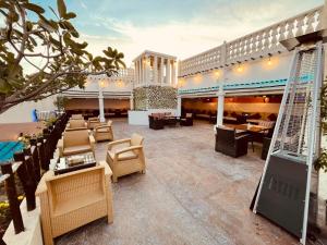Al Liwan Suites
