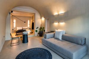 IoTa Monocave by Thireon