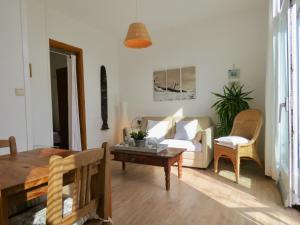 Sea shell with balcony close to the beach, city centre and dunes