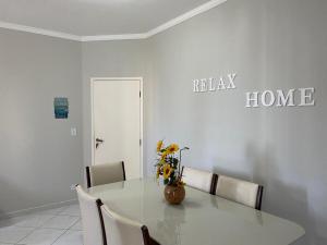 Apartamento 3 Dormitórios Praia Enseada Guarujá, Piscina, Vista ao fundo e sol da manhã!.