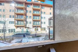 Emmons Escape & Cozy Slopeside Condo