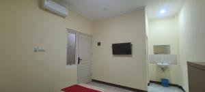 RedDoorz near Tugu Muda Semarang