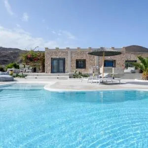Villa Beltramo Santorini 2 bedroom private pool villa - Foinikiá