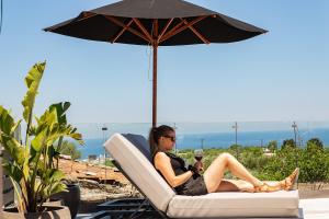 Elegant Roof Deck House with Jacuzzi