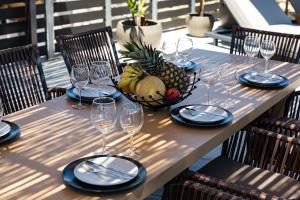 Elegant Roof Deck House with Jacuzzi