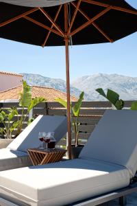 Elegant Roof Deck House with Jacuzzi